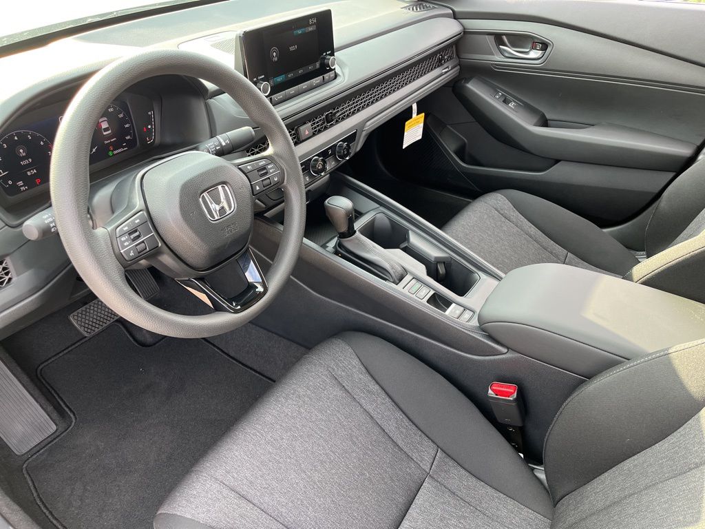 2025 Honda Accord LX photo 9