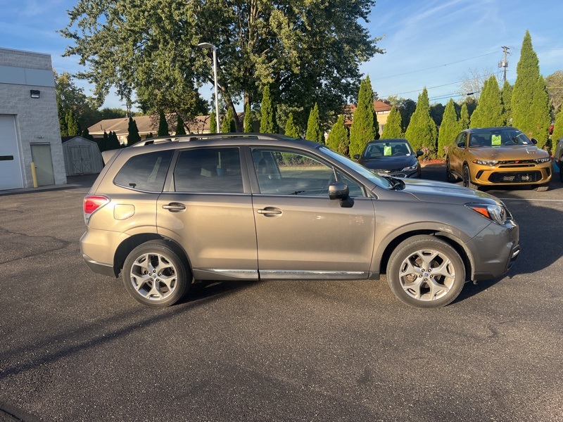 2018 Subaru Forester 2.5i Touring photo 2