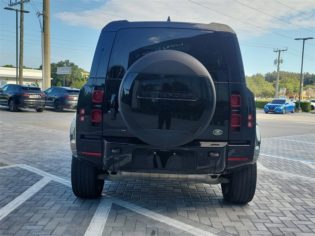 2023 Land Rover Defender 110 X-Dynamic SE photo 3