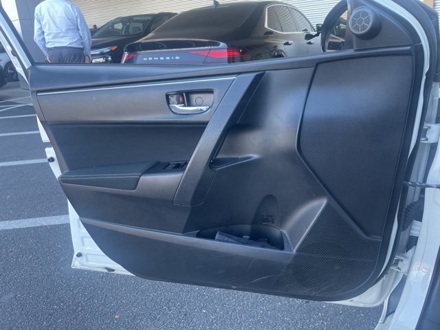 2017 Toyota Corolla LE photo 7