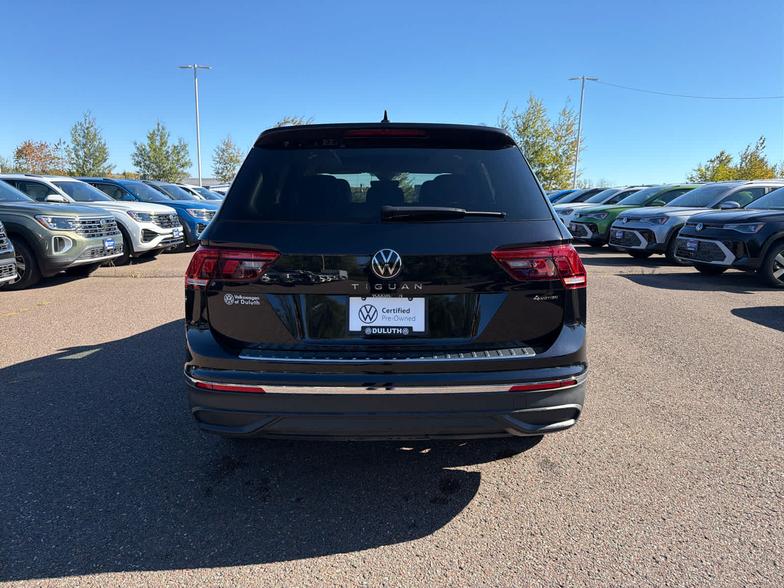 2024 Volkswagen Tiguan Wolfsburg Edition photo 3