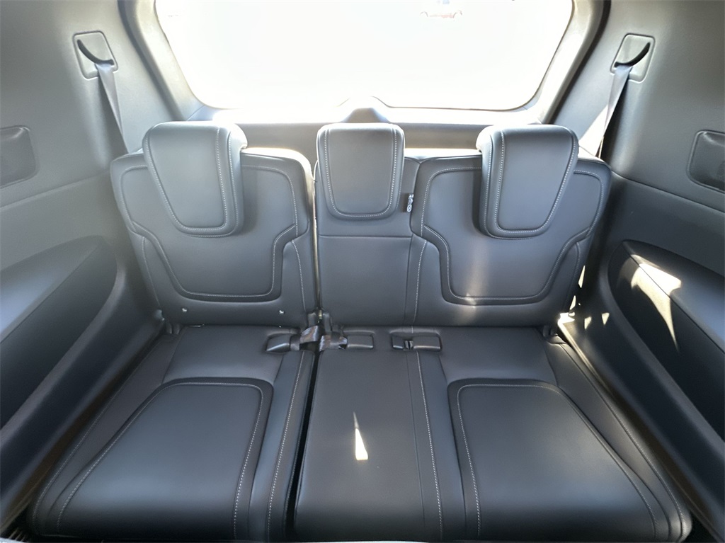 2025 Nissan Armada photo 16