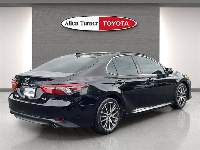 2022 Toyota Camry XLE photo 4
