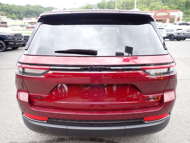 2025 Jeep Grand Cherokee Limited photo 3