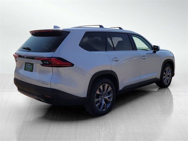 2024 Toyota Grand Highlander XLE photo 3