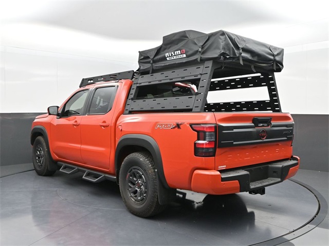 2025 Nissan Frontier LE photo 4