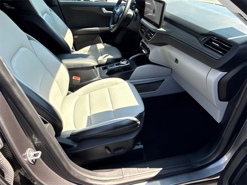 2023 Ford Escape Platinum photo 13