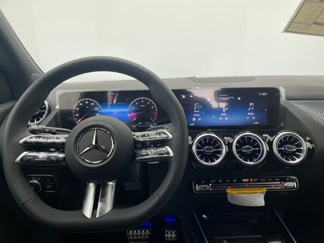 2025 Mercedes Benz GLA 250 photo 3