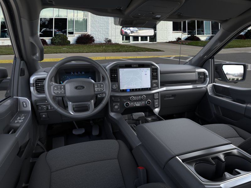 2025 Ford F-150 XLT photo 8