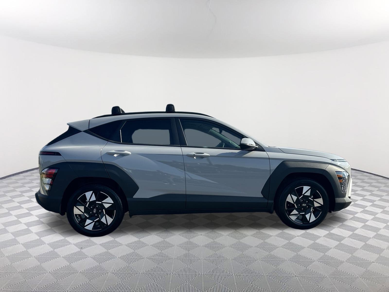 2025 Hyundai Kona SEL photo 4