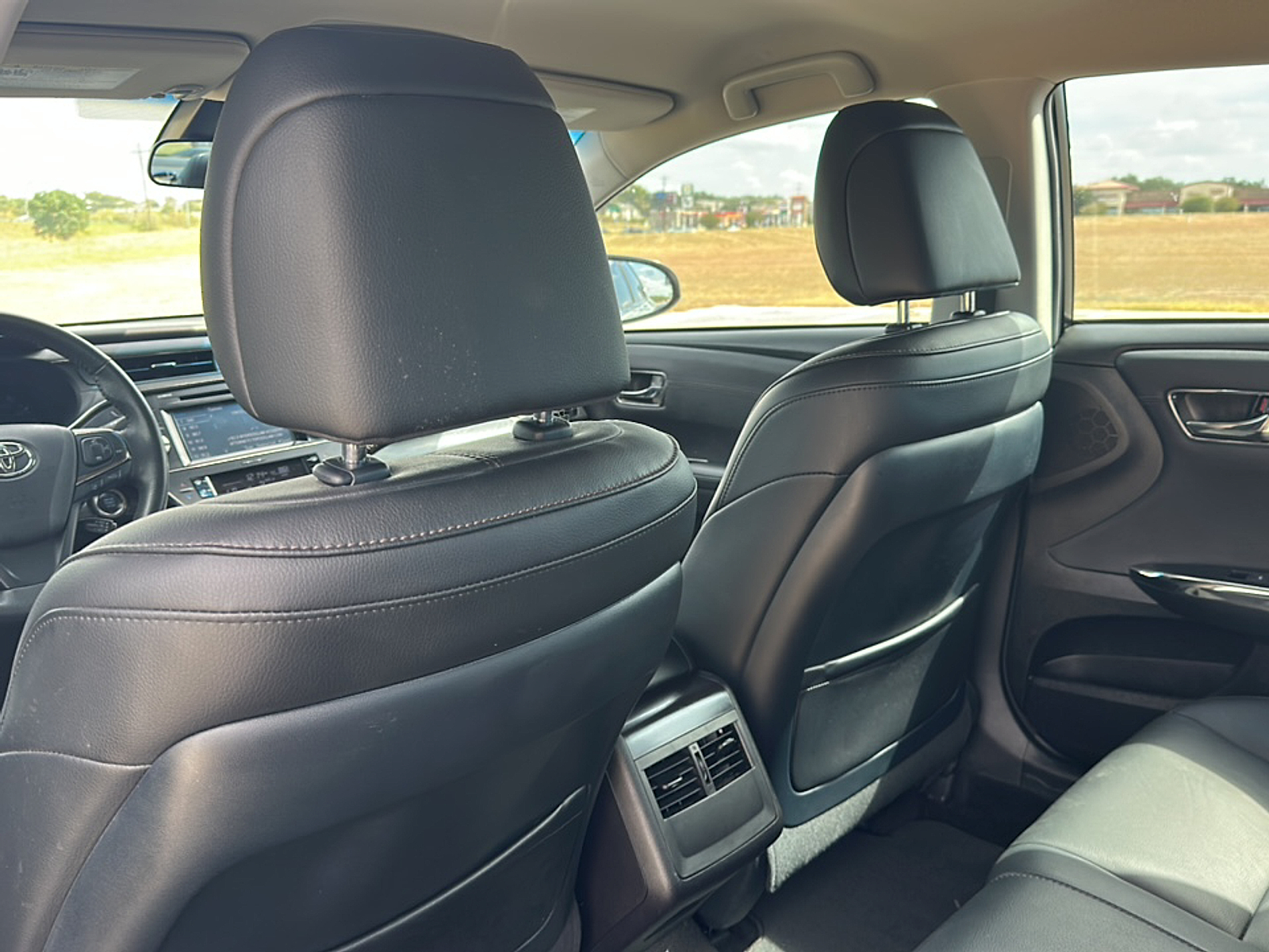 2018 Toyota Avalon XLE photo 3