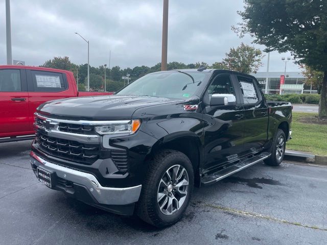 2025 Chevrolet Silverado 1500 LT's photo