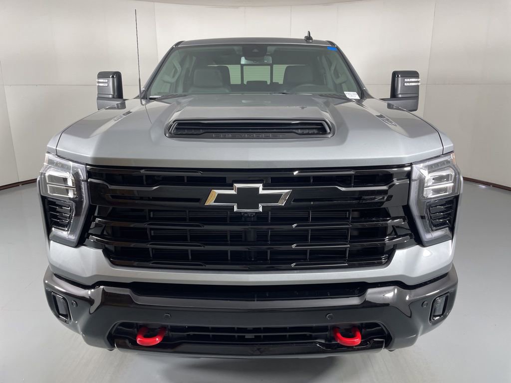 2026 Chevrolet Silverado 2500HD LT photo 3