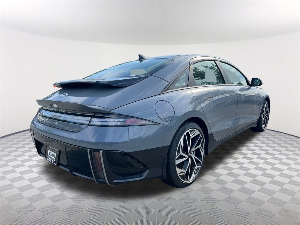 2025 Hyundai Ioniq 6 SEL photo 5