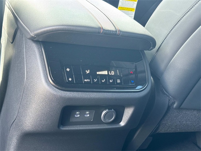 2025 Nissan Armada photo 20