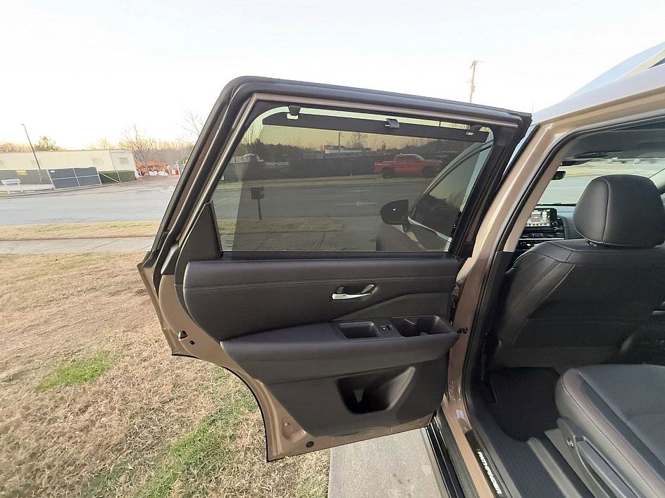 2025 Nissan Pathfinder Platinum photo 12