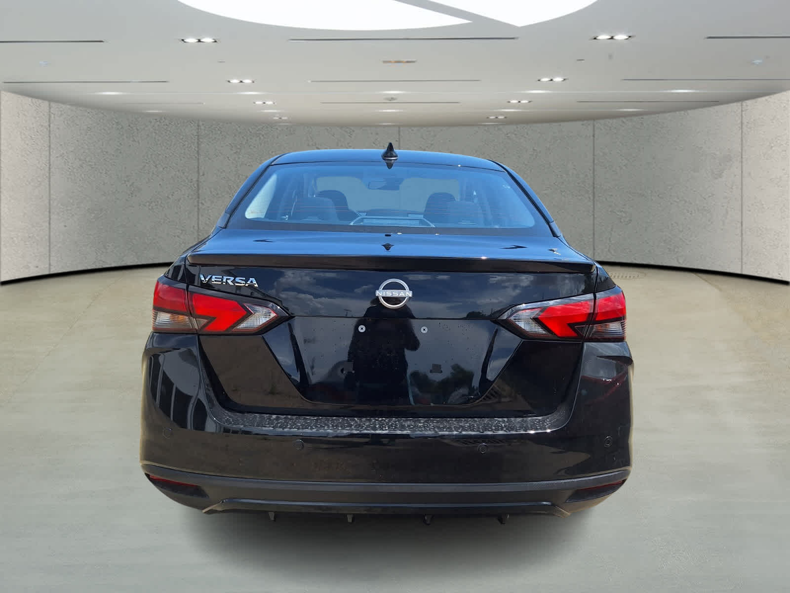2025 Nissan Versa SV photo 4