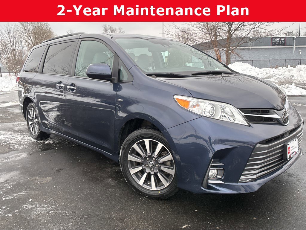 2019 Toyota Sienna XLE's photo