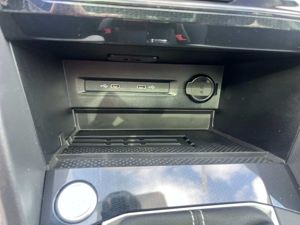 2025 Volkswagen Taos SE photo 15