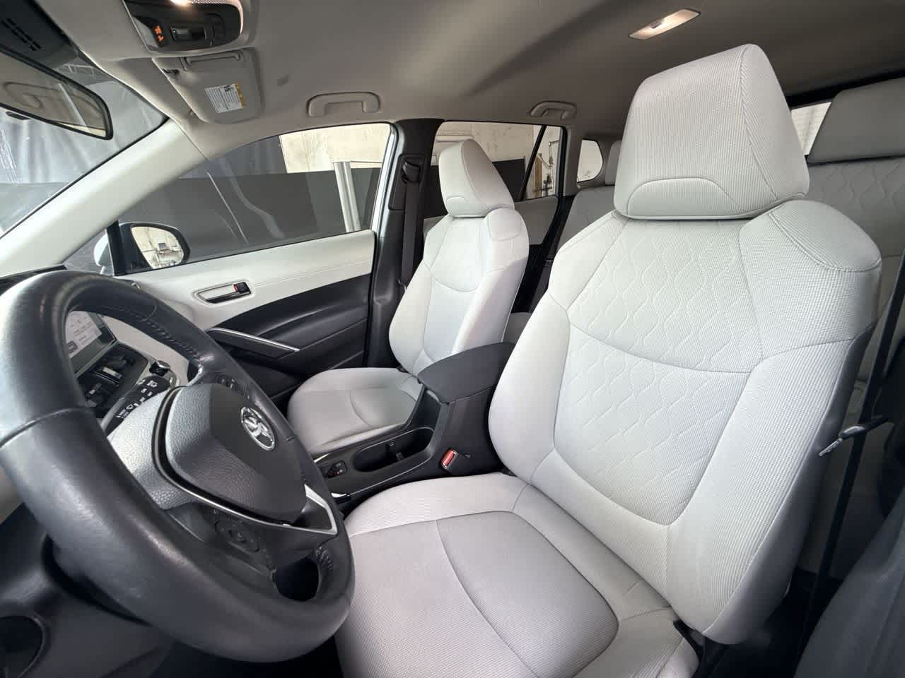 2023 Toyota Corolla Cross LE photo 10