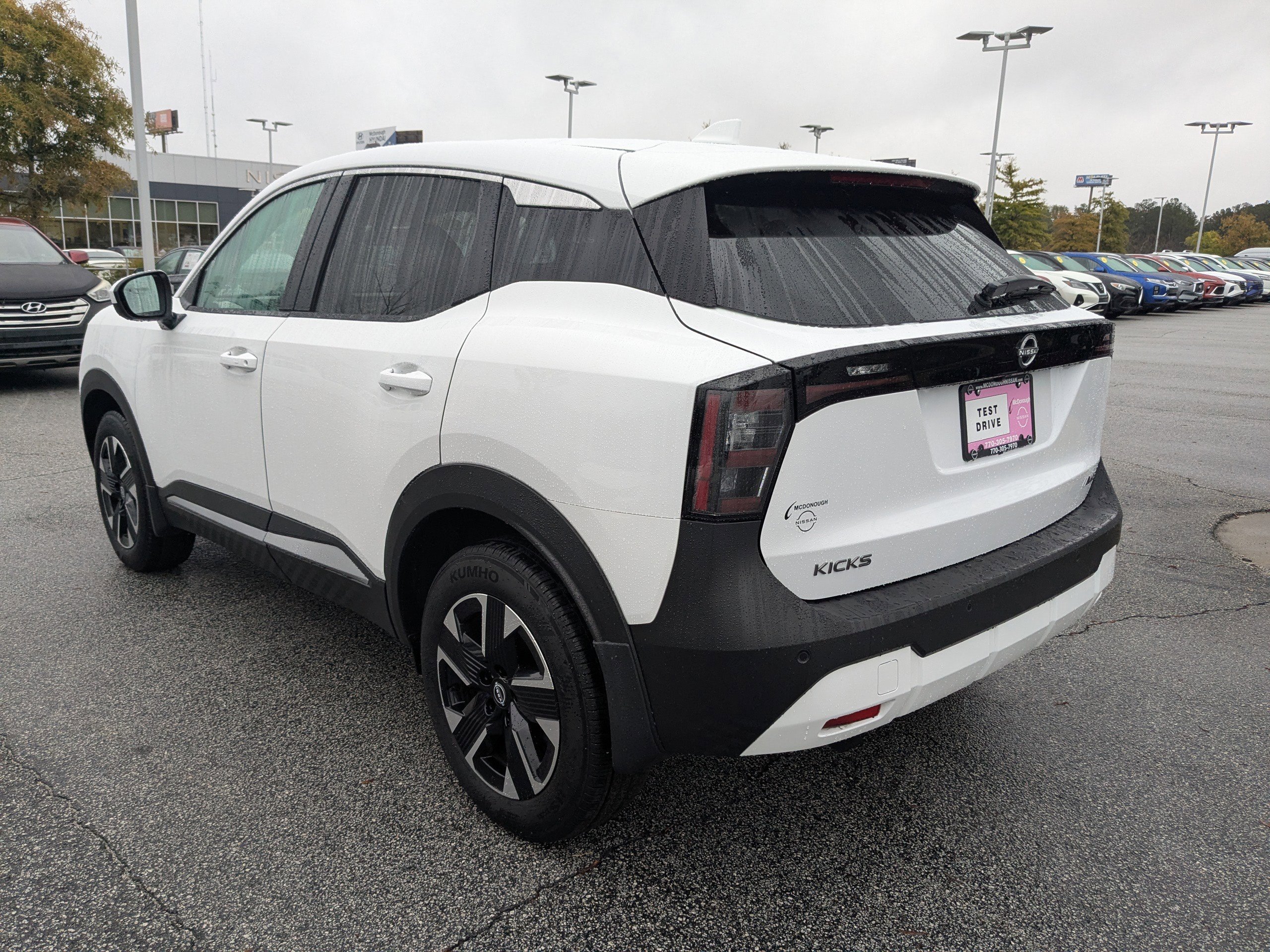 2025 Nissan Kicks SV photo 2