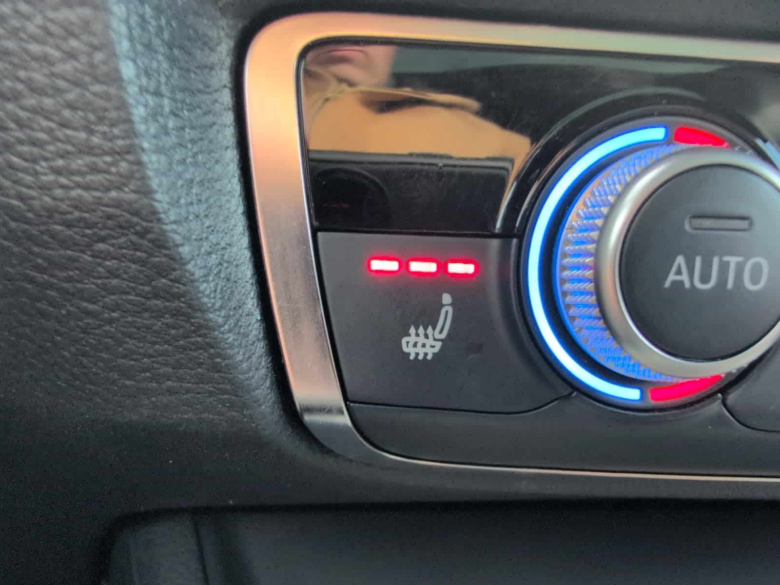 2024 Audi Q3 45 TFSI S line Premium photo 2