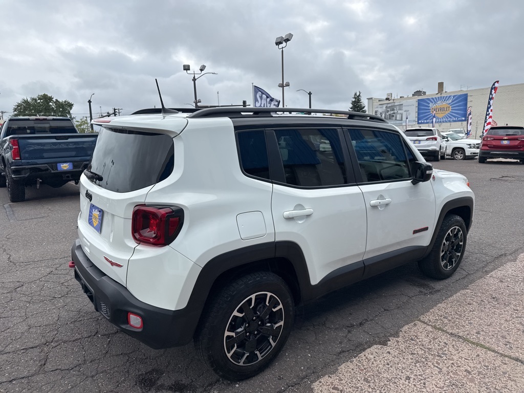 2023 Jeep Renegade Trailhawk photo 9
