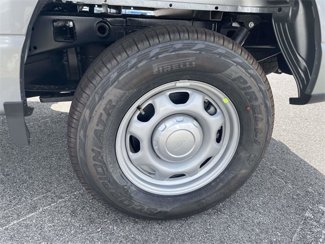 2025 Ford F-150 XL photo 4