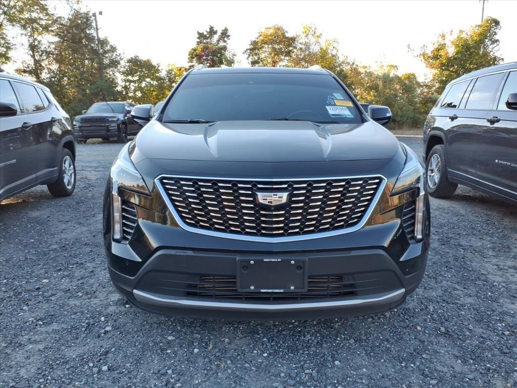 2022 Cadillac XT4 Premium Luxury photo 3