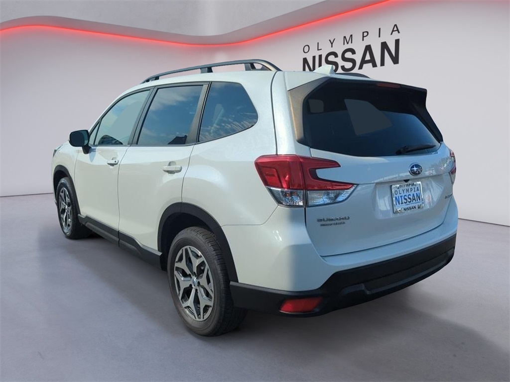 2023 Subaru Forester Premium photo 6