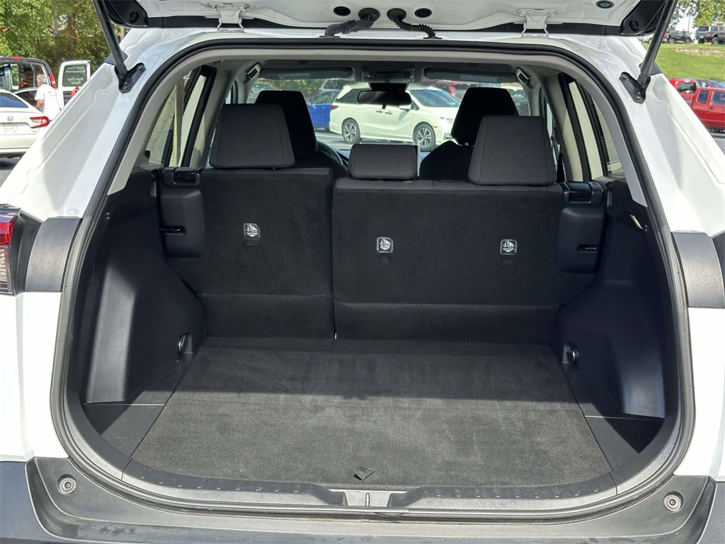 2024 Toyota RAV4 LE photo 3