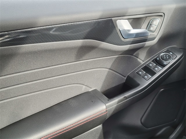 2025 Ford Escape ST-Line photo 18