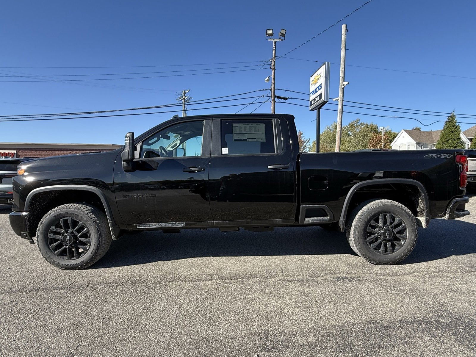 2026 Chevrolet Silverado 2500HD Custom photo 3