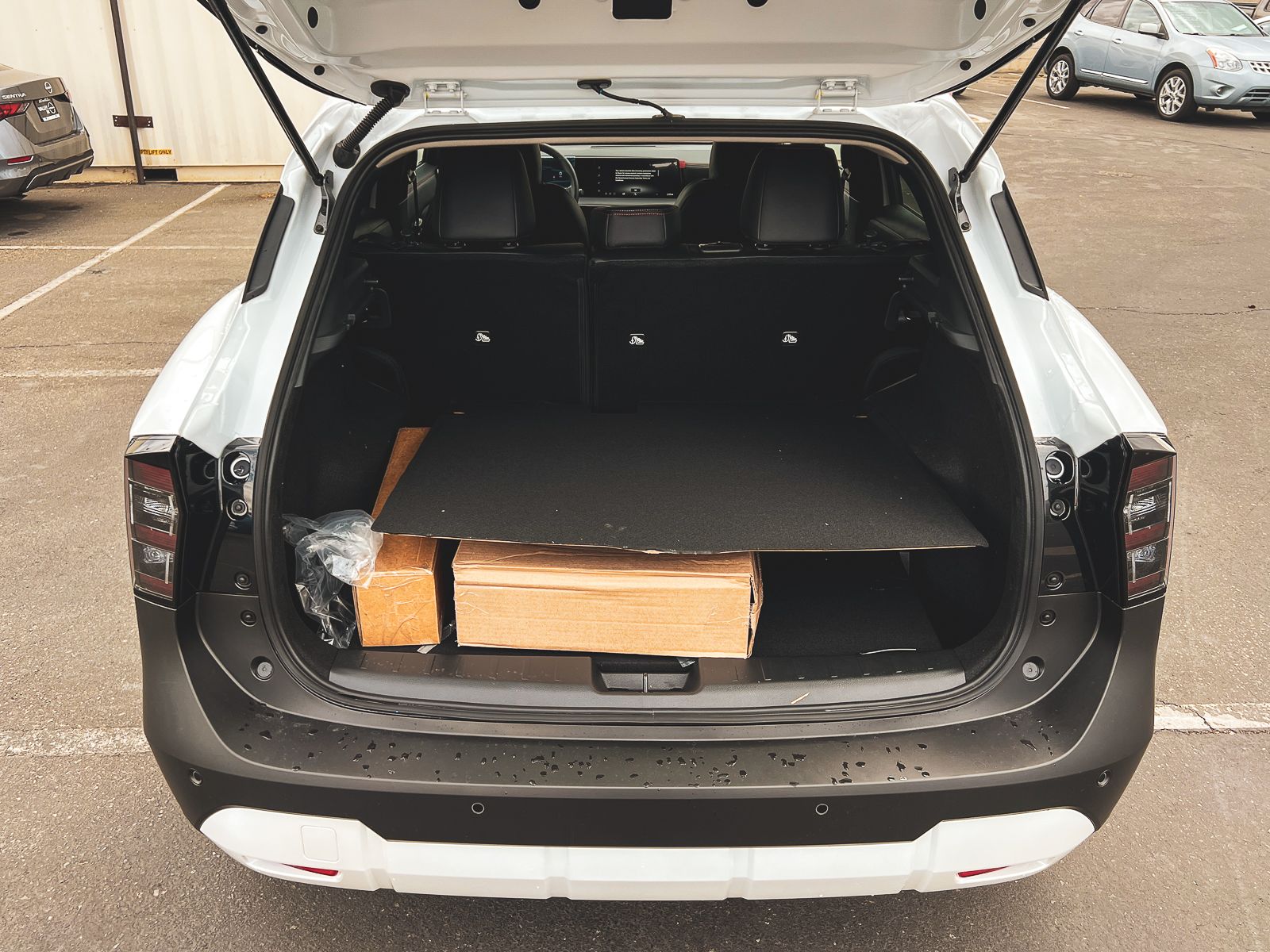 2026 Nissan Kicks SR photo 5