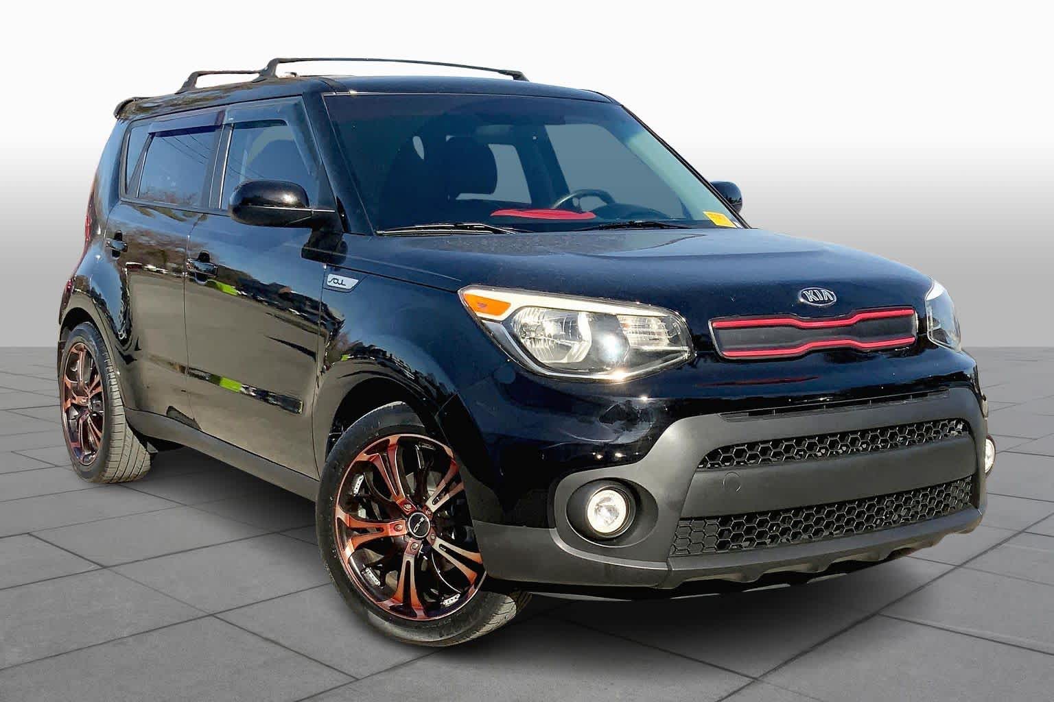 Used 2018 Kia Soul Base with VIN KNDJN2A24J7523872 for sale in Mission, KS