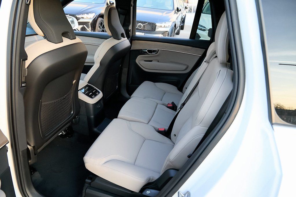 2026 VOLVO XC90 - Image 18