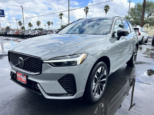 2026 Volvo XC60 B5 Plus photo 2