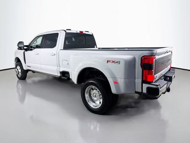 2025 Ford F-450 photo 5