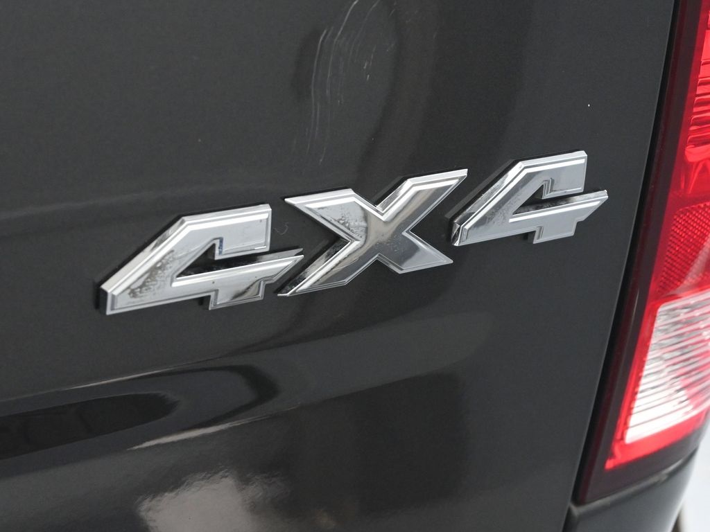 2024 Ram 1500 Classic SLT photo 13