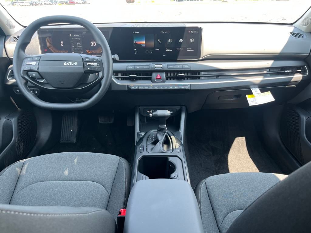 2025 Kia K4 LXS photo 17