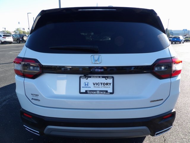 2023 Honda Pilot Touring photo 2