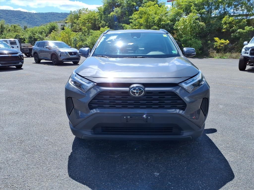 2023 Toyota RAV4 XLE photo 9