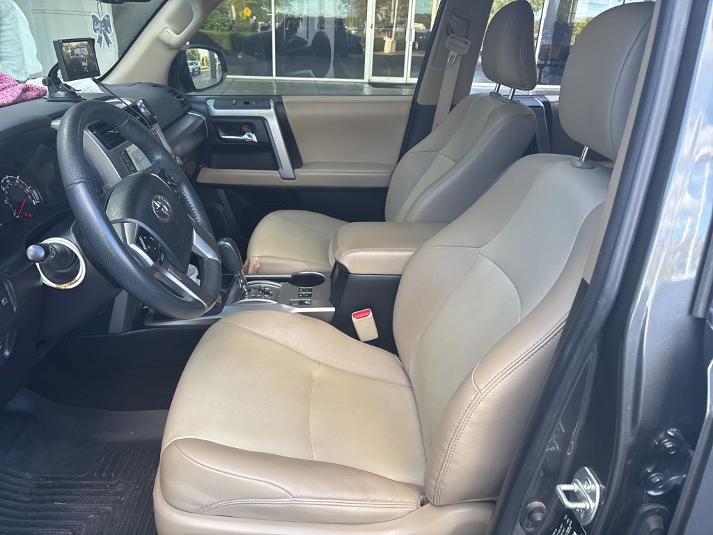 2022 Toyota 4Runner SR5 Premium photo 3
