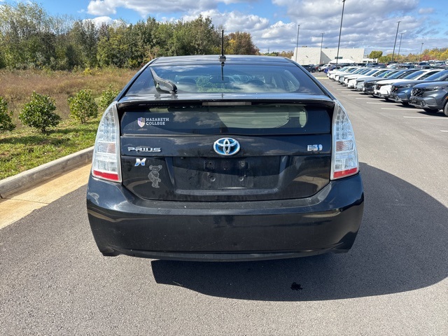 2011 Toyota Prius Four photo 2
