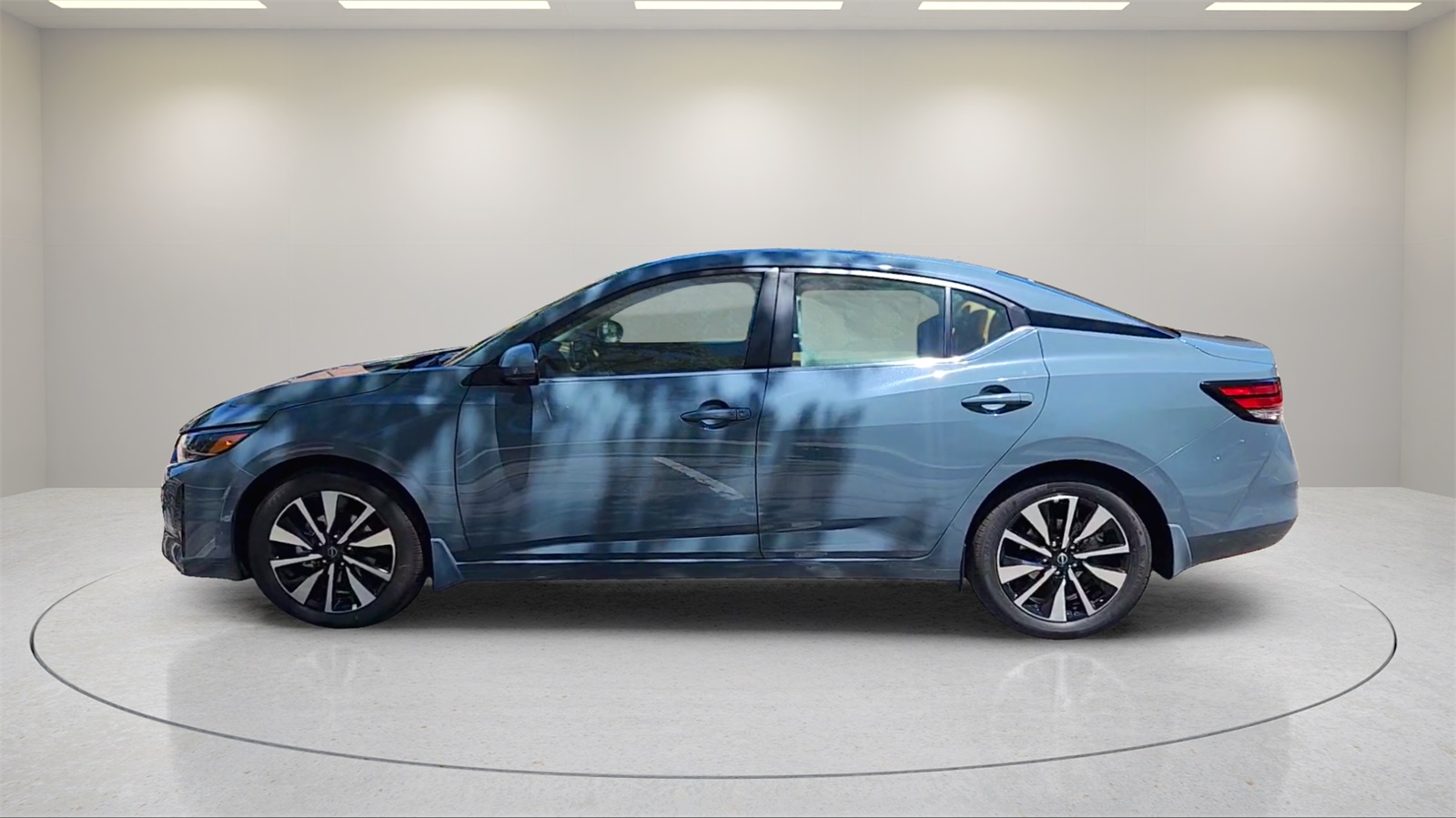 2025 Nissan Sentra SV photo 4