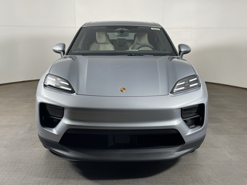 2025 Porsche Macan Electric 4 photo 10