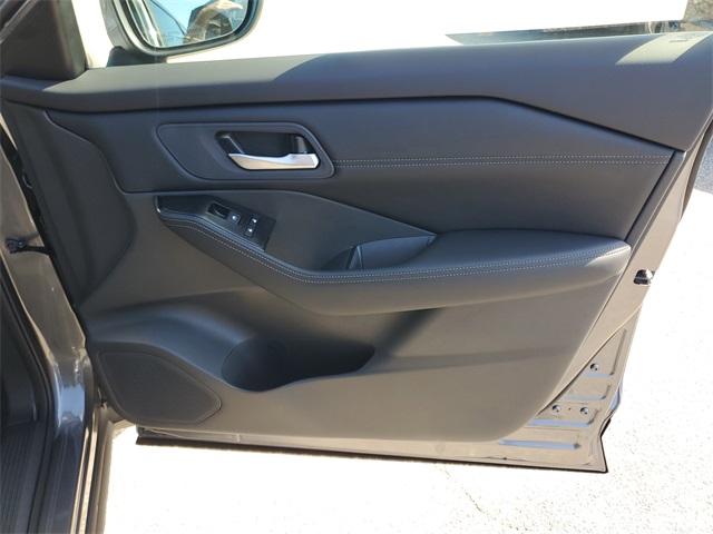 2026 Nissan Rogue SV photo 33