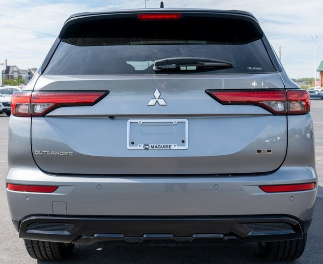 2023 Mitsubishi Outlander SEL photo 6