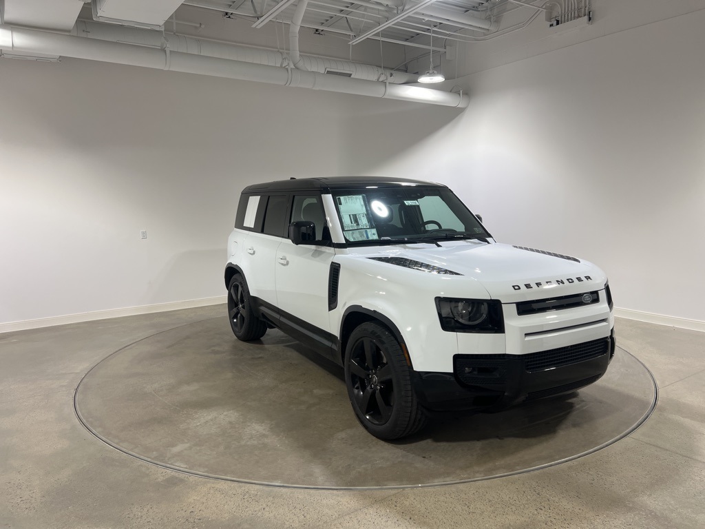 2025 Land Rover Defender 110 V8 photo 6