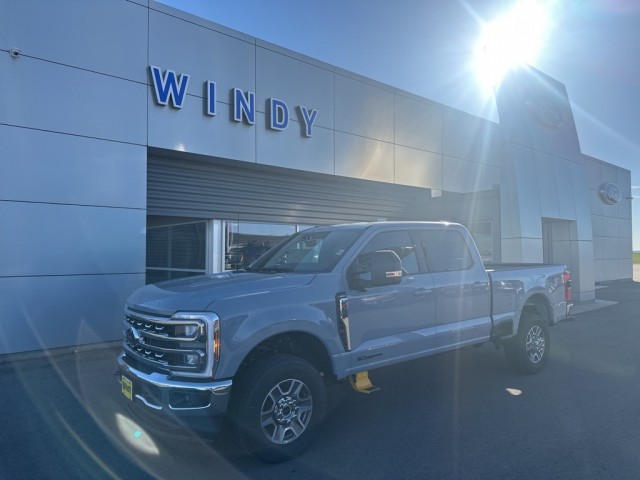 2025 Ford Super Duty F-350® Lariat®